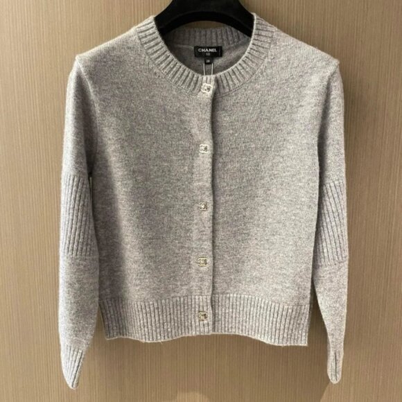 CHANEL Sweaters - Chanel cashmere turnlock Wool cardigan